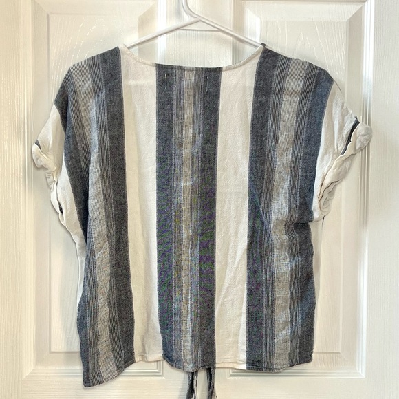 ⭐️ Cloth & Stone Front Tie Short Sleeve Tee SMALL - Picture 6 of 13